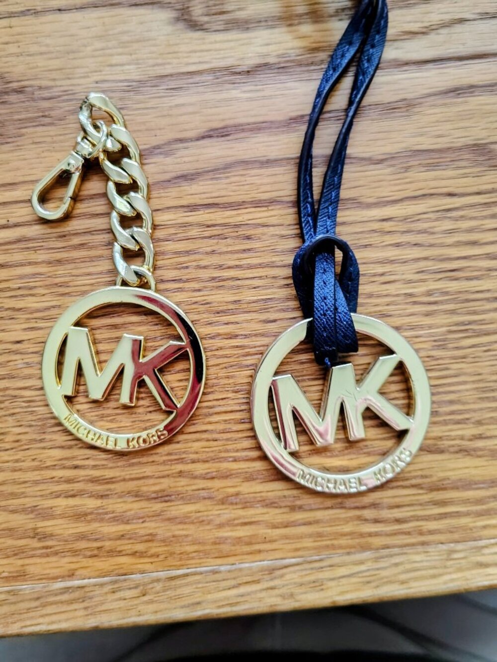 BUNDLE OF MICHAEL KORS GOLD PURSE CHARMS